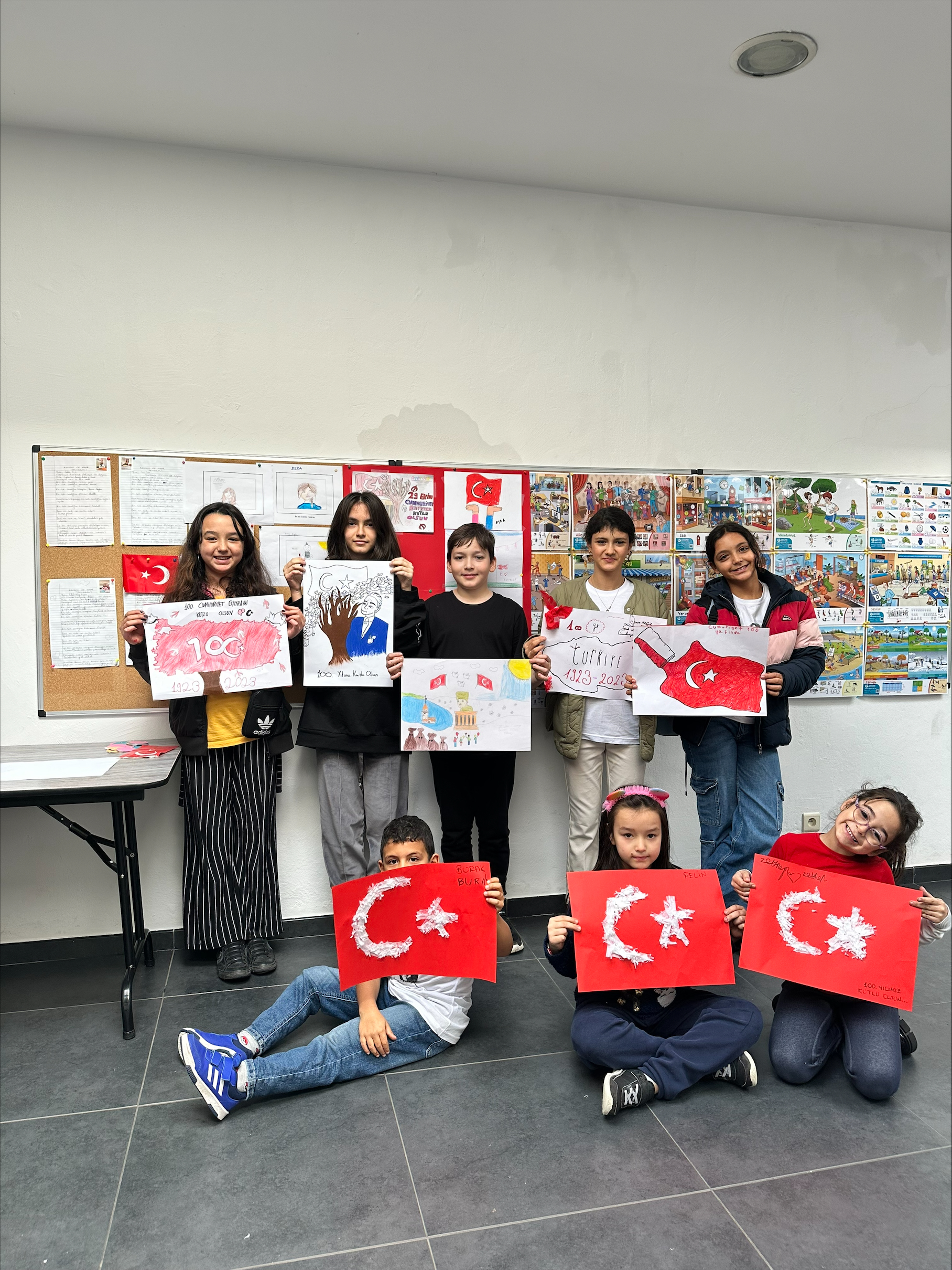 Anvers Türkçe dersinde öğrenciler Cumhuriyet Bayramı kutlandı
